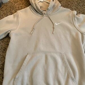 Nike Solo Swoosh
Men's Fleece Pullover Hoodie